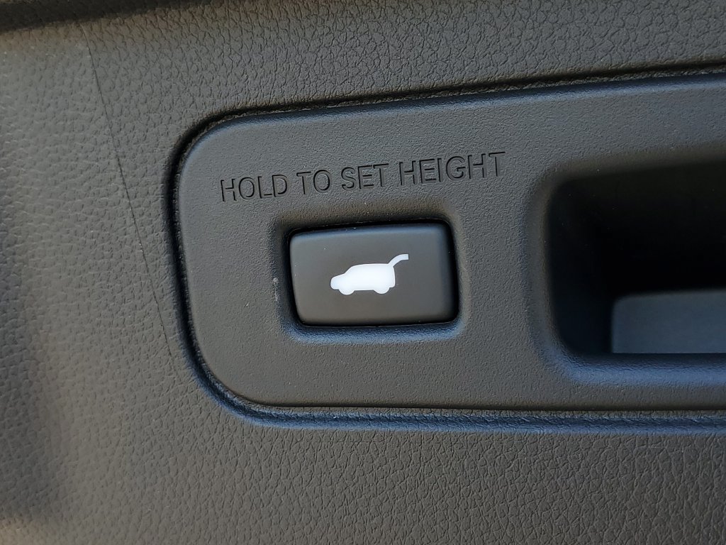 Certified 2025 Honda Pilot Touring image 10