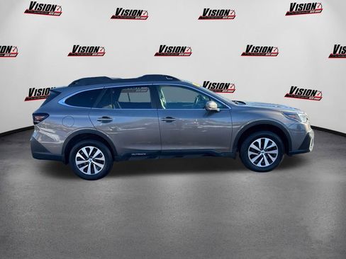 Used 2021 Subaru Outback Premium image 4