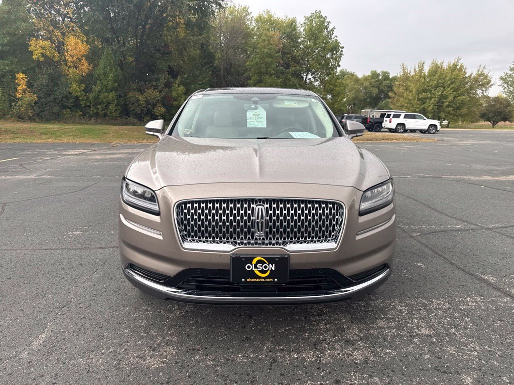 Used 2021 Lincoln Nautilus Reserve AWD/4WD image 2