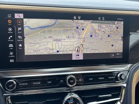 Used 2024 Bentley Flying Spur V8 image 23