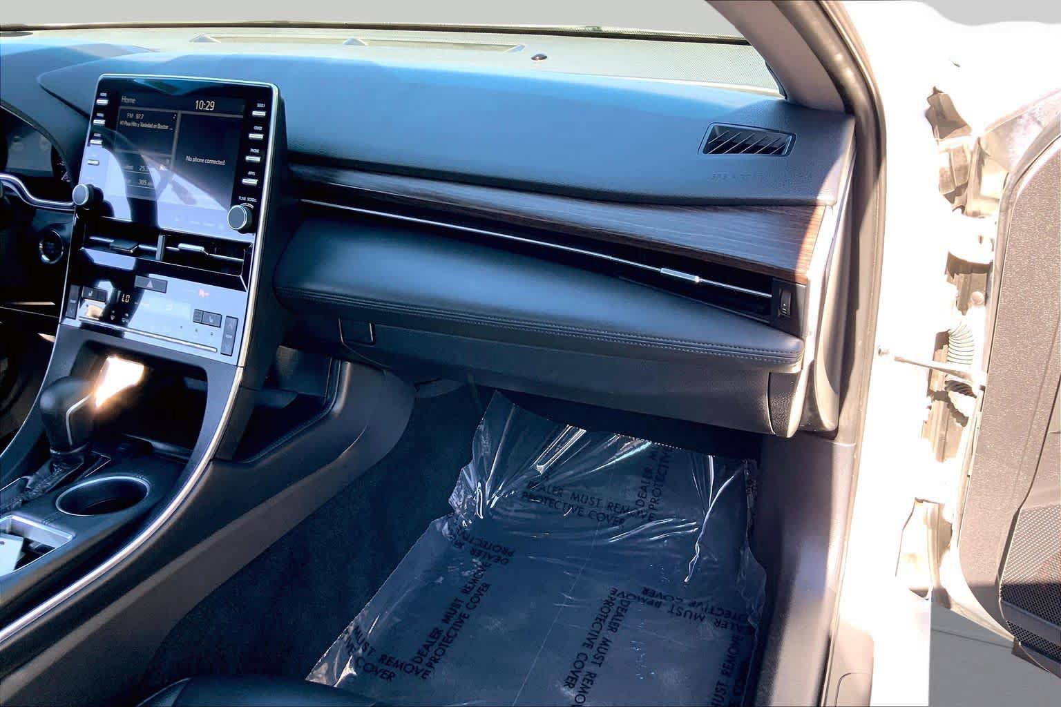 Used 2019 Toyota Avalon XLE w/ Moonroof Package FWD image 19