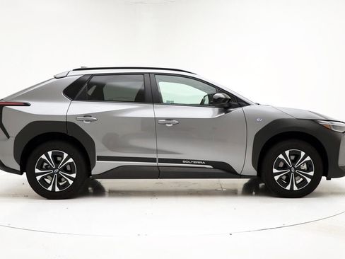 Used 2024 Subaru Solterra Premium image 3