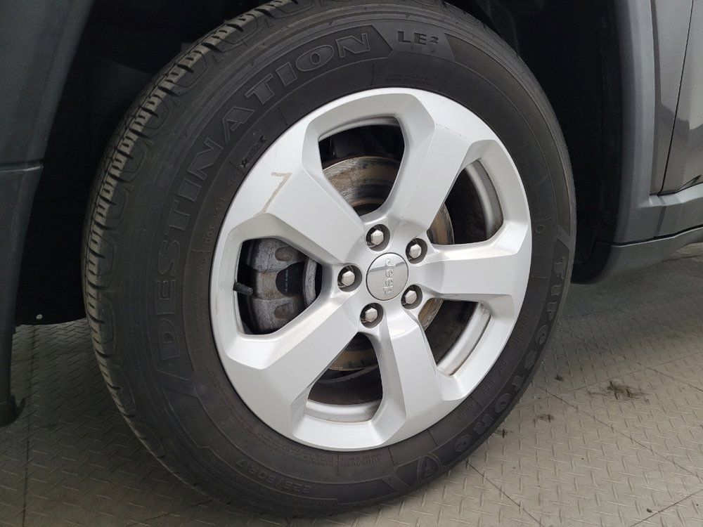 Used 2019 Jeep Compass Latitude w/ Cold Weather Group AWD/4WD image 31