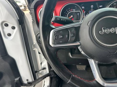 Used 2022 Jeep Gladiator Rubicon w/ LED Lighting Group AWD/4WD image 16