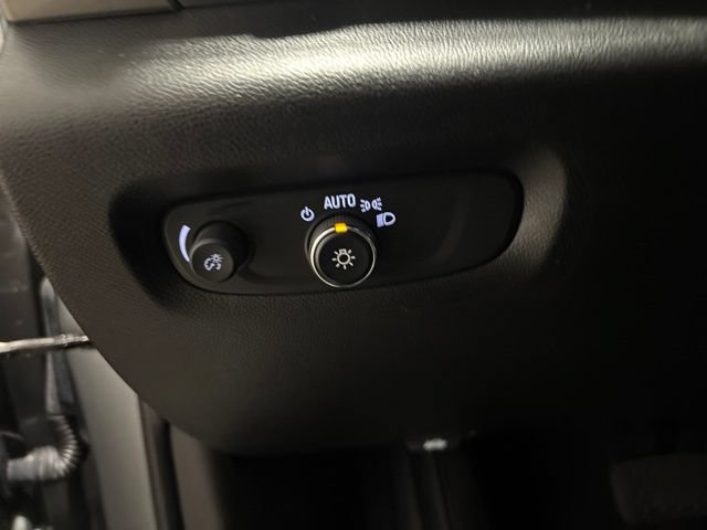Used 2023 Chevrolet Traverse LT FWD image 14