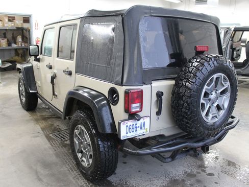 Used 2017 Jeep Wrangler Unlimited Rubicon w/ Connectivity Group image 4