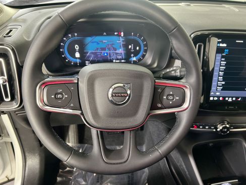 Used 2023 Volvo XC40 B5 Plus w/ Protection Package Premier image 11