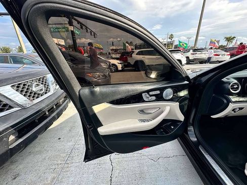 Used 2019 Mercedes-Benz E 300 4MATIC image 10