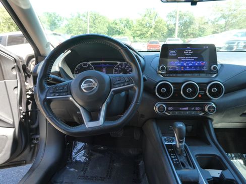 Used 2021 Nissan Sentra SV FWD image 13