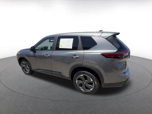 Used 2025 Nissan Rogue SV FWD image 10