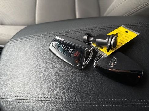 Used 2017 Hyundai Santa Fe Sport w/ 2.4L Value Package 06 image 22