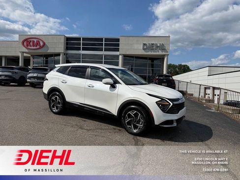 Used 2024 Kia Sportage LX AWD/4WD image 1