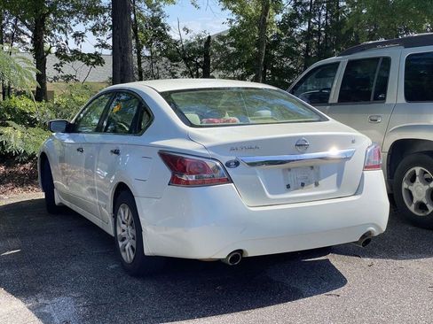 Used 2015 Nissan Altima 2.5 S w/ Power Driver Seat Package FWD image 3
