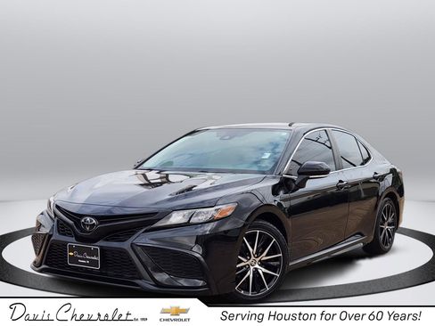 Used 2023 Toyota Camry SE FWD image 1