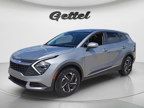 Used 2025 Kia Sportage LX image 2