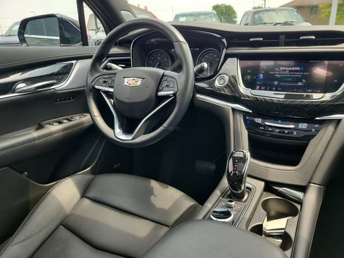 Used 2020 Cadillac XT6 Premium Luxury AWD/4WD image 13