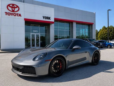 Used 2026 Porsche 911 Carrera GTS RWD image 3