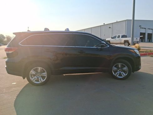 Used 2019 Toyota Highlander Limited AWD/4WD image 6