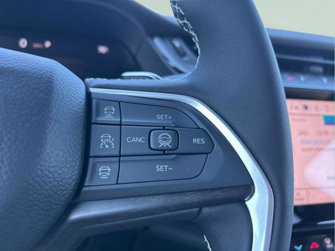 New 2026 Jeep Grand Cherokee Limited RWD image 17