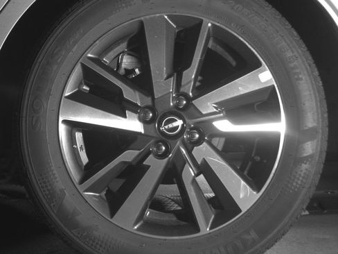 Used 2025 Nissan Versa SV image 14