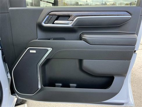 Used 2024 Chevrolet Silverado 2500 LTZ w/ LTZ Premium Package image 26