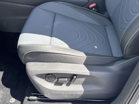 New 2026 Volkswagen Tiguan SE AWD/4WD image 16