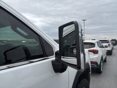 Used 2022 GMC Sierra 2500 SLT w/ SLT Preferred Package image 39