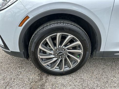 Used 2025 Lincoln Corsair Reserve FWD image 10