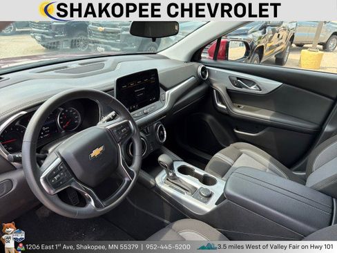 Used 2025 Chevrolet Blazer LT AWD/4WD image 4