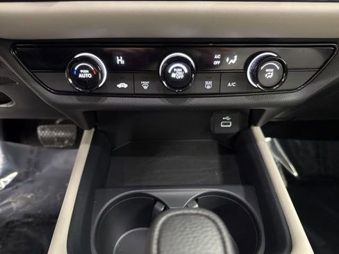 Certified 2023 Honda HR-V LX image 24