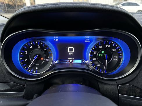 Used 2023 Chrysler 300 Touring L w/ Comfort Group image 15