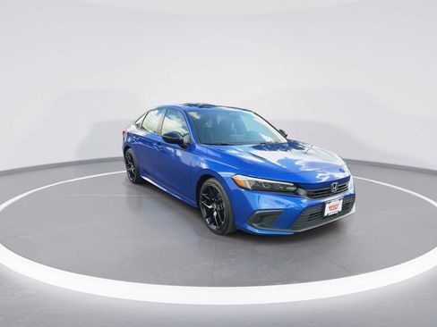 Used 2022 Honda Civic Sport image 2