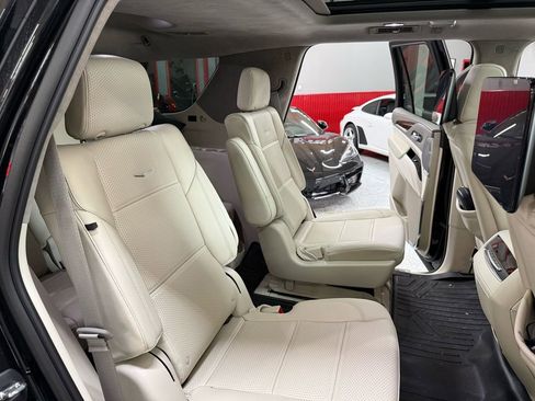 Used 2023 Cadillac Escalade Sport Platinum image 25