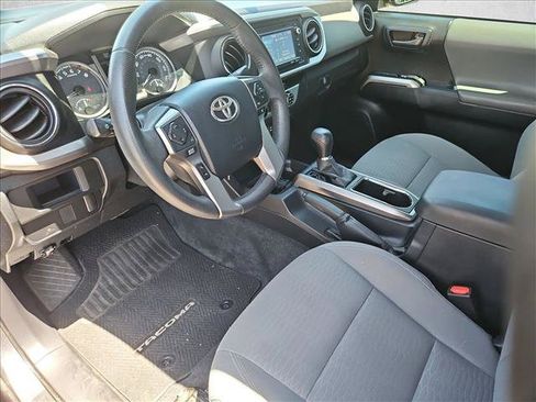 Used 2016 Toyota Tacoma SR5 w/ Towing Package RWD image 11