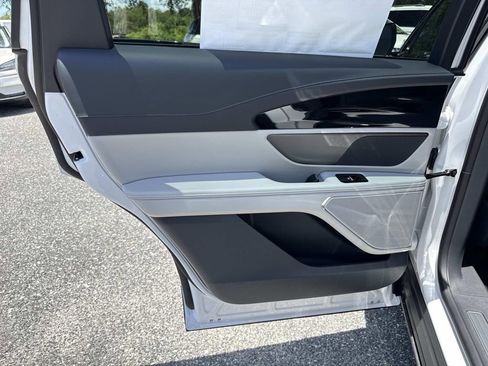 New 2026 Lincoln Nautilus Premier AWD/4WD image 15