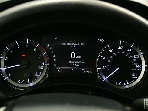 Used 2023 Toyota Highlander L AWD/4WD image 24