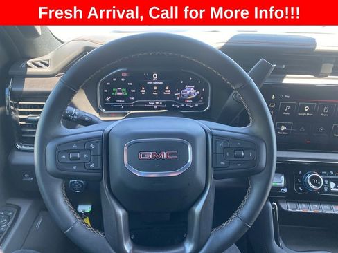 Used 2025 GMC Sierra 2500 AT4 w/ Technology Package AWD/4WD image 4