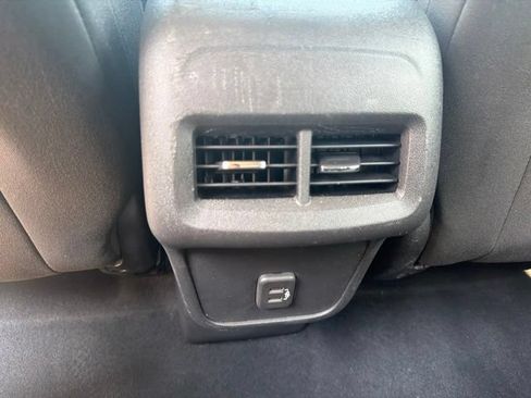 Used 2021 Chevrolet Equinox LT FWD image 34
