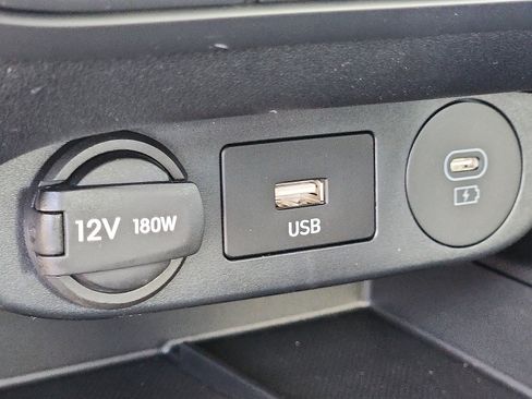 New 2025 Hyundai Elantra Limited image 19