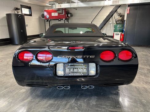 Used 2004 Chevrolet Corvette Convertible w/ Preferred Equipment Group RWD image 9