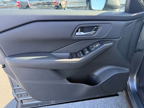 New 2026 Nissan Rogue SV image 10