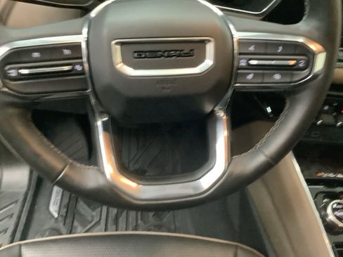Used 2024 GMC Canyon Denali AWD/4WD image 15