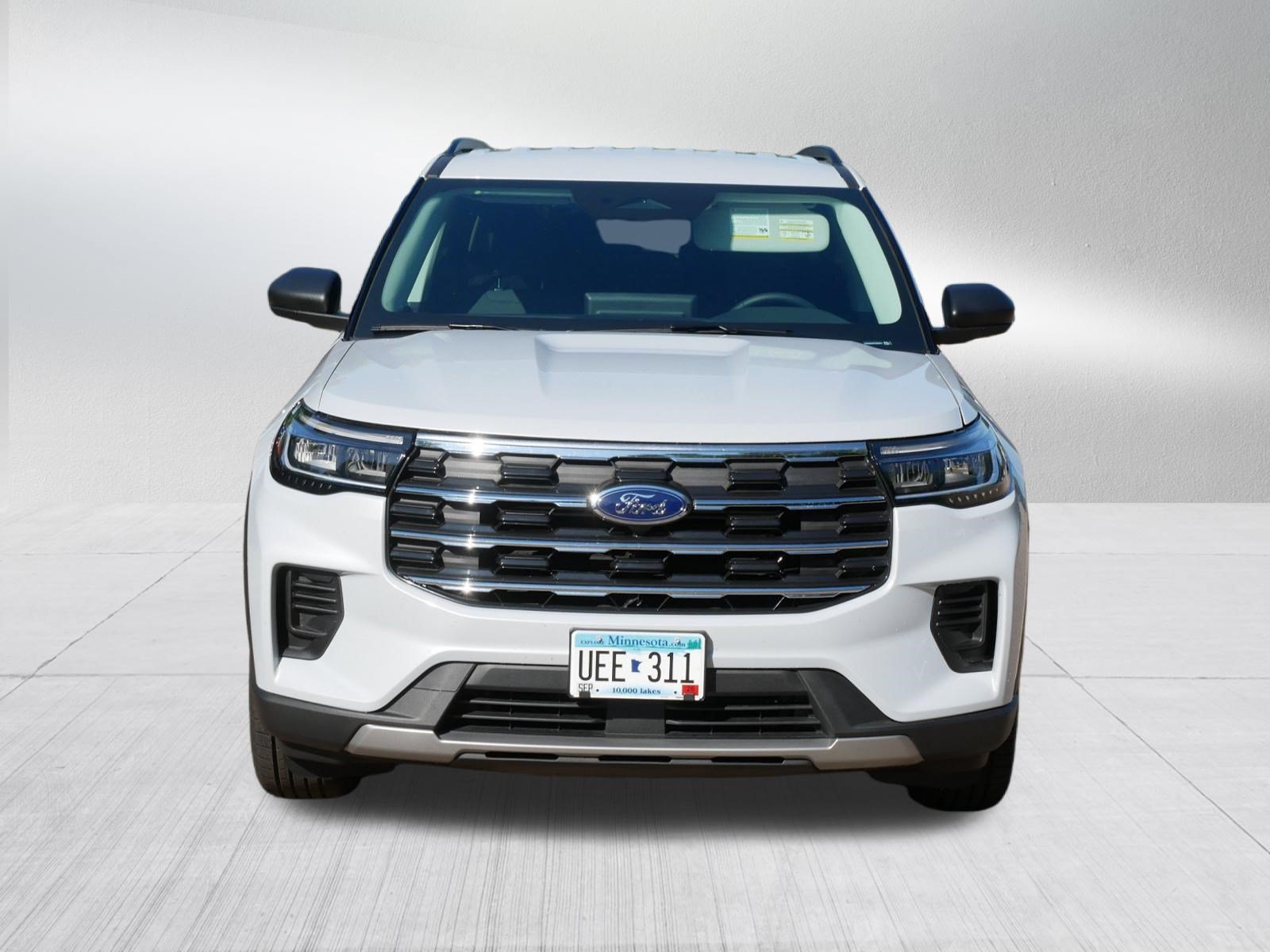 Used 2026 Ford Explorer Active AWD/4WD image 2