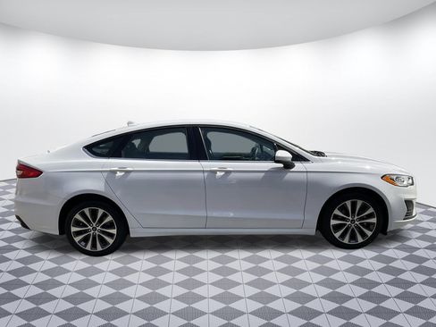 Used 2020 Ford Fusion SE AWD/4WD image 2