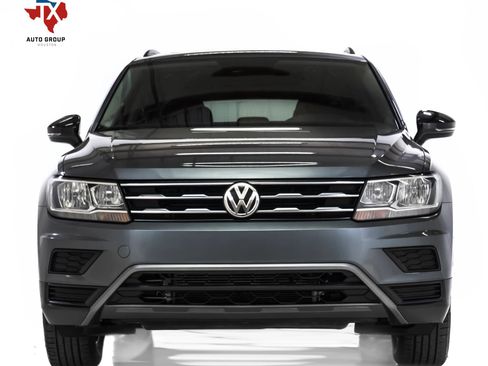 Used 2019 Volkswagen Tiguan SE w/ Panoramic Sunroof Package image 9