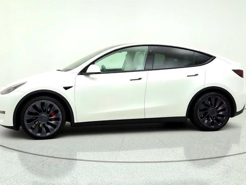 Used 2022 Tesla Model Y Performance AWD/4WD image 8