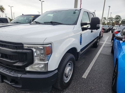 Used 2022 Ford F250 XL w/ Power Equipment Group image 2