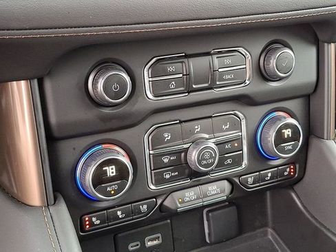 Used 2024 Chevrolet Tahoe High Country image 14