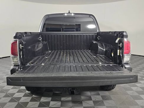 Used 2021 Toyota Tacoma TRD Off-Road image 15