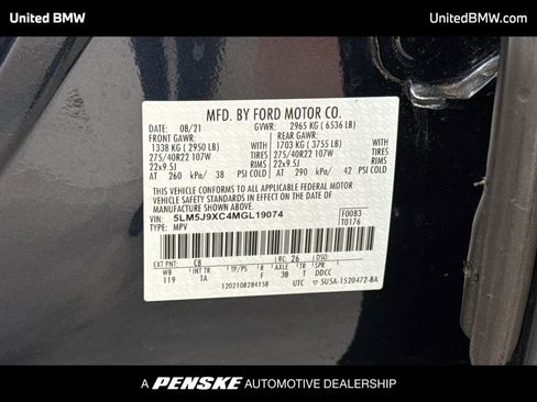 Used 2021 Lincoln Aviator Black Label w/ Class IV Trailer Tow Package AWD/4WD image 23